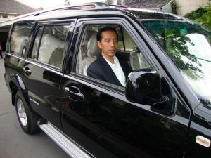 GoRiau Waduh, Politisi Golkar Usulkan Nama Kabinet Jokowi Mobil Kijang Anti Peluru