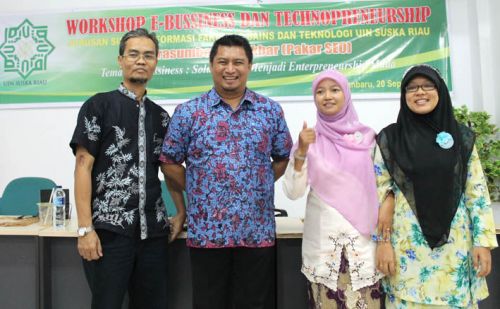 Tampil di UIN Suska Riau, Pakar SEO Internasional Beberkan Rahasia Tampil di Halaman Pertama Google