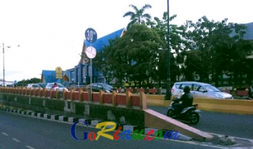 Masyarakat Keluhkan Larangan Sepeda Motor Lewat <i>Flyover</i>, Polisi Pekanbaru Rencanakan Sistem Jam