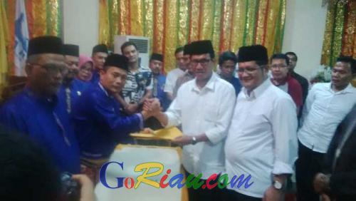 Paslon Herman Nazar-Deviwarman Daftar ke KPU Pekanbaru sebagai Balon Perseorangan