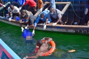 GoRiau Kapal Bermuatan 400 Orang Karam di Danau, 151 Penumpang Tewas