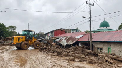 Galodo Sapu Pusat Pemerintahan Solok di Arosuka, Belasan Kantor dan Puluhan Kendaraan Tertimbun Lumpur