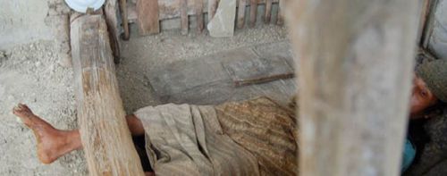 Puluhan Orang Dipasung Keluarganya di Riau