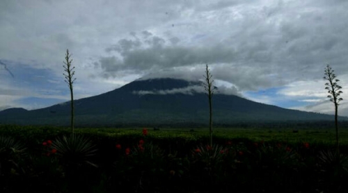 Gunung Tertinggi di Sumatera Berstatus Siaga, Warga Dilarang Mendekat Radius 3 Kilometer