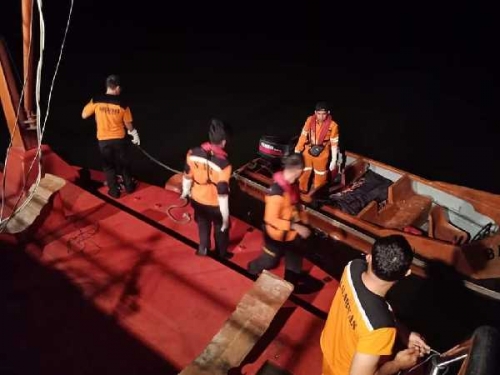 Tug Boat Selat Raya Tenggelam di Perairan Tanjung Medang Bengkalis