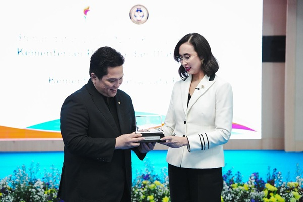 Perkuat Sinergi Kepemudaan, Olahraga, dan Pariwisata, Menpora Erick MoU dengan Menpar Widiyanti