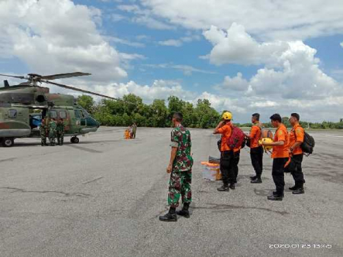 Lanud Roesmin Nurjadin Pekanbaru Kerahkan Helikopter Super Puma Cari TKI yang Tenggelam di Tanjung Medang