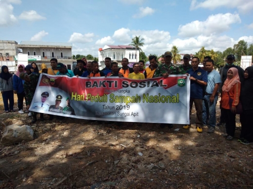 Peringati Hari Sampah Nasional 2019, Pemerintah Kecamatan Sungai Apit dan Upika Lakukan Aksi Goro