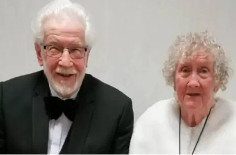 Jatuh Cinta Saat Remaja, Pasangan Kekasih Ini Menikah Setelah 60 Tahun Berpisah