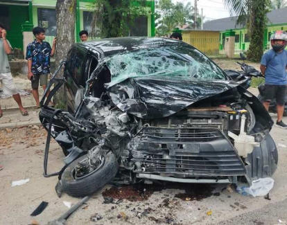 GoRiau Tabrakan Bus dan Minibus di Jalan Yos Sudarso Pekanbaru Renggut Jiwa Bocah 9 Tahun