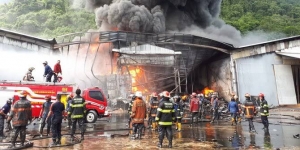 GoRiau Gudang Karet di Lubeg Padang Terbakar Sejak Pukul 06.00 WIB, Api Berhasil Dijinakkan 10 Jam Kemudian