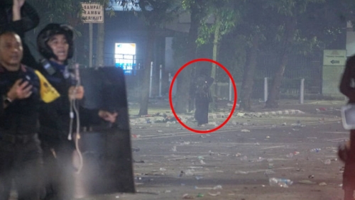 WartaPKU.com Polisi Ungkap Identitas Wanita Bercadar yang Ditangkap di Kawasan Thamrin Rabu Malam