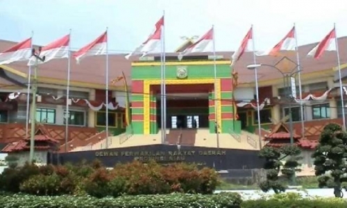 Pelantikan Pimpinan DPRD Riau dari Fraksi Demokrat Ditunda