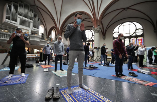 Umat Islam di Berlin Shalat Jumat dalam Gereja St Martha, Ternyata Ini Alasannya
