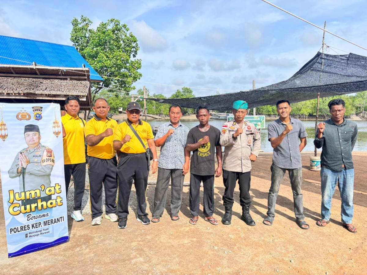 Dekatkan Pelayanan, Polres Kepulauan Meranti Kenalkan Call Center 110 ke Warga Desa Gogok