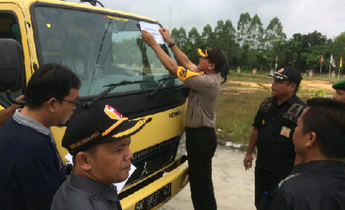 Polres Pelalawan Kawal Pendistribusian Logistik Pilkada Riau hingga Kecamatan