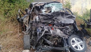 GoRiau Tabrakan dengan Bus, Avanza Bermuatan 8 Orang Hancur, 7 Tewas