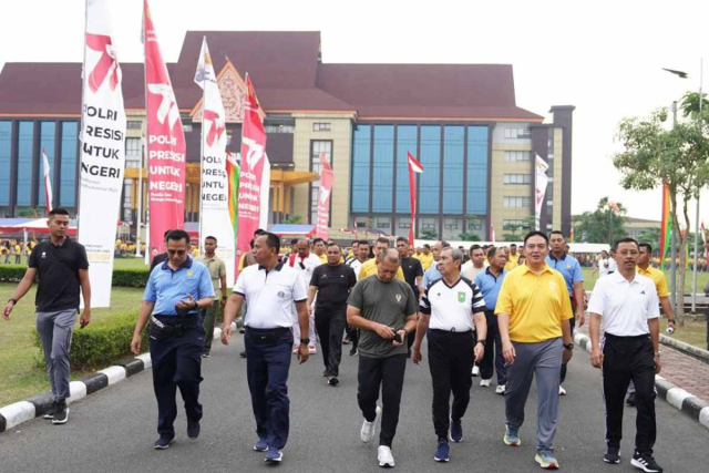 Olahraga Bersama TNI Polri dan Forkopimda, Gubernur Syamsuar Berharap Riau Aman dan Kondusif Selama Pemilu 2024