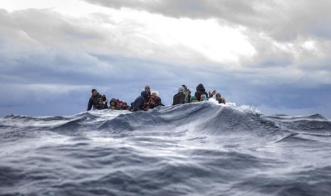 Tunisia Selamatkan 166 Migran yang Terkatung di Laut Mediterania, Petugas Juga Temukan 16 Jenazah