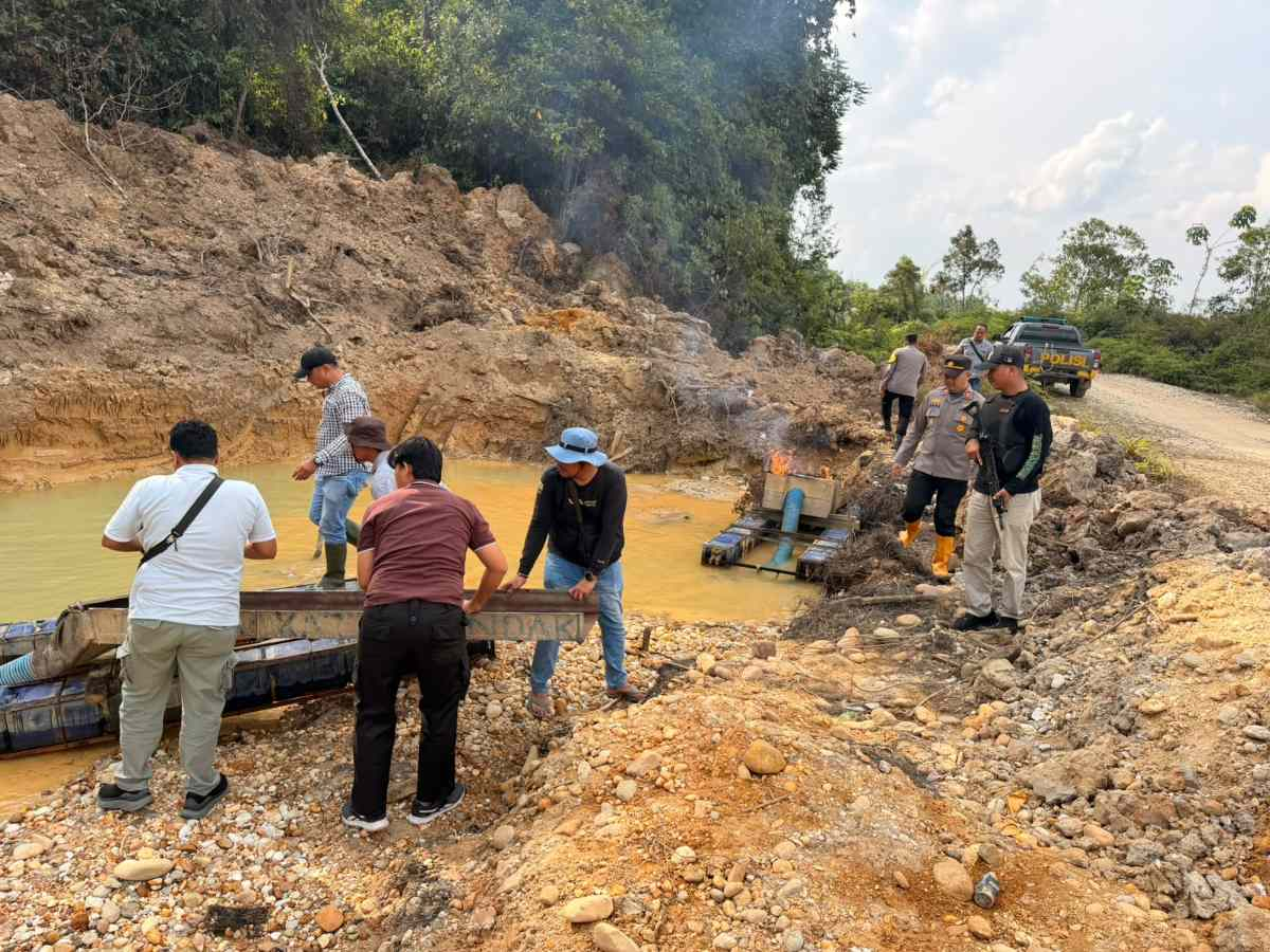 Gempur Tambang Emas Ilegal di Kuansing, Polisi Musnahkan 10 Rakit