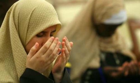 Bersyahadat karena Menikahi Pria Muslim, Harti Tetap Muslimah Setelah Bercerai