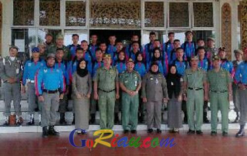 Dilepas Bupati Harris, 30 Personil Satpol PP Pelalawan Ikut Jambore Provinsi