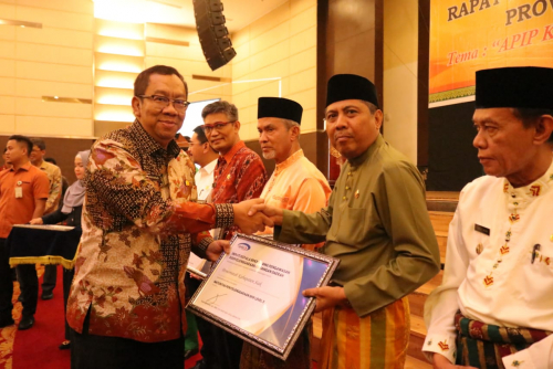 Capai Target RPJMN, Kabupaten Siak Terima Penghargaan SPIP Level 3