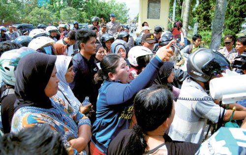 Pagi Ini, Walikota Pekanbaru Didemo, Pedagang Minta Indomaret dan Alfamart Ditutup