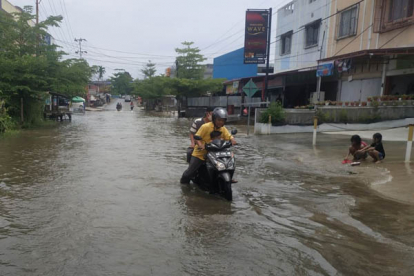 GoRiau 10 Kabupaten/Kota di Riau Tetapkan Status Siaga Darurat Banjir dan Longsor