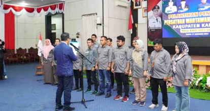 GoRiau Raja Isyam Azwar Lantik Pengurus PWI Kampar Periode 2023-2026