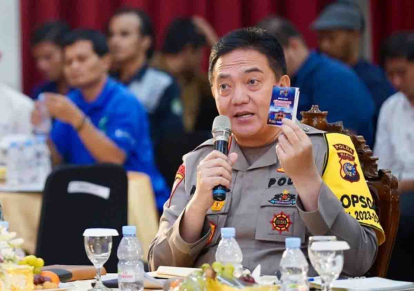 GoRiau Dibekali Buku Saku Netralitas, Kapolda Riau Larang Polisi dan Istri Berpose Politik