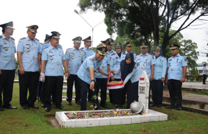GoRiau Hari Bhakti Imigrasi ke-73, Kemenkumham Riau Gelar Upacara Tabur Bunga di TMP Pekanbaru