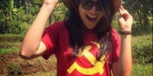 GoRiau Foto Putri Indonesia 2015 Pakai Kaos Bergambar Palu-Arit Beredar di Media Sosial