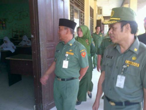 Bupati Harris Tinjau Pelaksanaan UAS di Hari Pertama