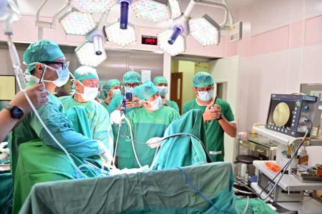 RSUD Arifin Achmad Pekanbaru Berhasil Tangani Menouria, Kasus Langka Menstruasi Lewat Kandung Kemih yang Terjadi di Riau