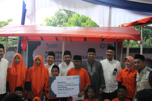 YBM PLN Riau Serahkan 5.638 Paket Sembako selama Ramadhan