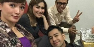 GoRiau Foto Raffi Ahmad Sandarkan Kepala ke Ayu Ting Ting Bikin Jengkel Netizen