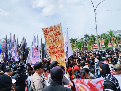 Ini Penjelasan Wagubri Sebut Pendemo Suporter PSPS di Kantor Gubernur Riau Itu Salah Alamat