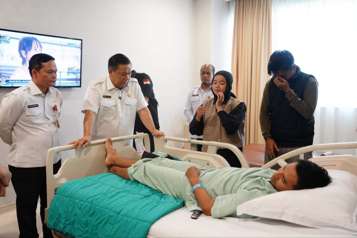 Plt Gubernur Riau Tanggung Biaya Pengobatan Mahasiswa Umri Korban Pemukulan OTK