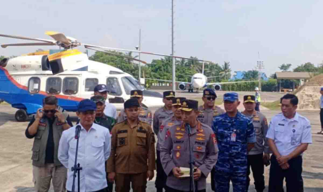 Gubernur Riau Dampingi Kapolri Cek Langsung Titik Api Karhutla di Rokan Hilir dan Rokan Hulu