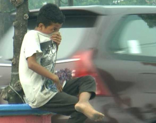 Beginilah Kehidupan Anak Jalanan di Perempatan Mal SKA Pekanbaru, Cari Duit, Isap Lem Hingga Pura-pura Cacat