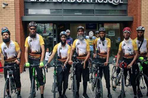 8 Muslim Inggris Bersepeda Naik Haji, Tempuh Perjalanan 3.000 Mil Melintasi 8 Negara dalam 6 Minggu
