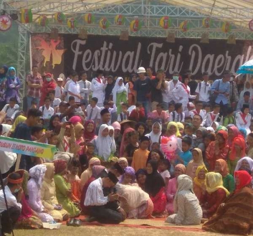 Festival Mangonang Kampuong Lamo di Pulau Gadang Momentum Persatuan dan Cinta Negeri
