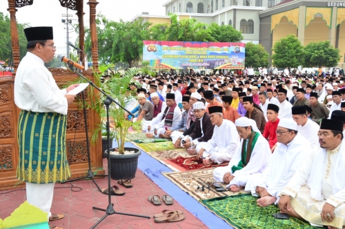 Salat Idul Adha di Lapangan Tugu, Pj Bupati Bengkalis Ajak Napak Tilas Keikhlasan Nabi Ibrahim dan Ismail