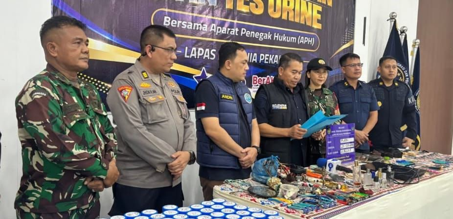 Razia Gabungan di Lapas Pekanbaru, Petugas Temukan Sajam hingga Kompor Listrik di Sel Tahanan