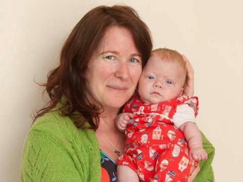 Lahir Prematur, Bayi Kecil Berwarna Merah Ini Selamat Setelah Disimpan dalam Kotak Sandwich