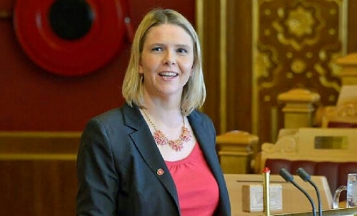 Menteri Norwegia Minta Imigran Muslim Konsumsi Daging Babi dan Minuman Beralkohol