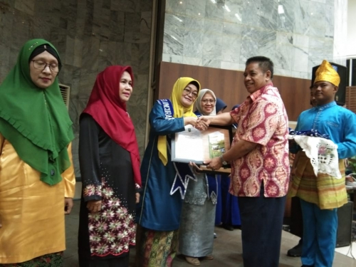 IGI Riau Luncurkan 179 Buku Guru dan Anak