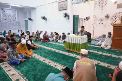 GoRiau Gubernur Riau Edy Natar Nasution Bahagia karena Anak-Anak Ikut Ramaikan Masjid