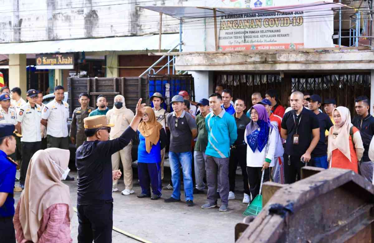 Jelang Nataru hingga Ramadan, Bupati Asmar Turun Langsung Pimpin Apel Petugas Kebersihan